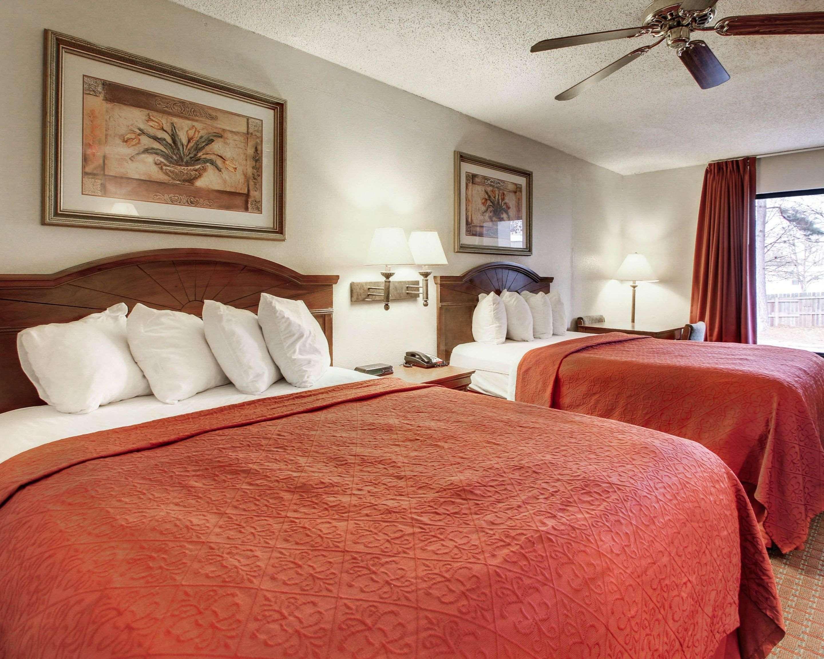 Quality Inn & Suites Clinton Εξωτερικό φωτογραφία