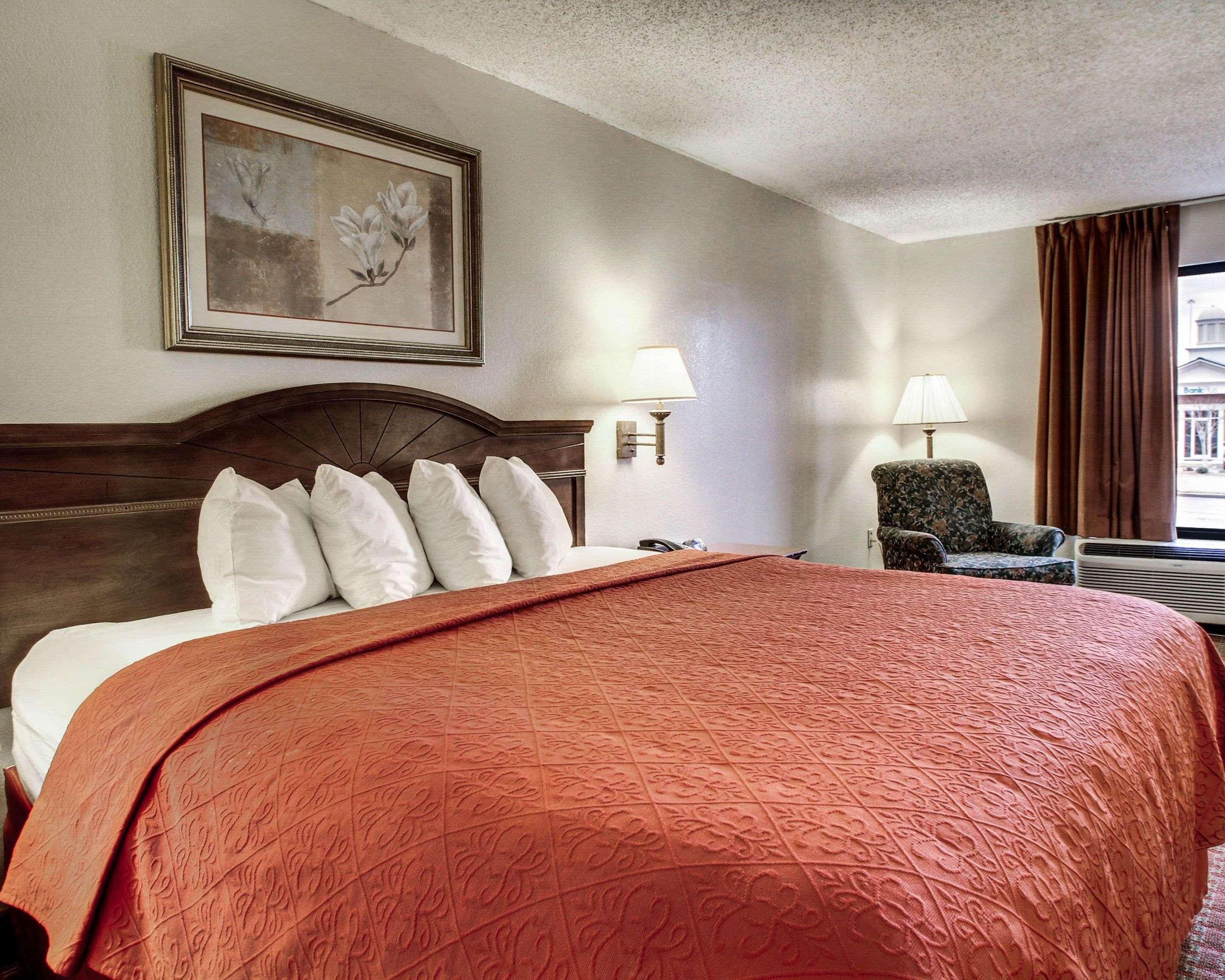Quality Inn & Suites Clinton Εξωτερικό φωτογραφία