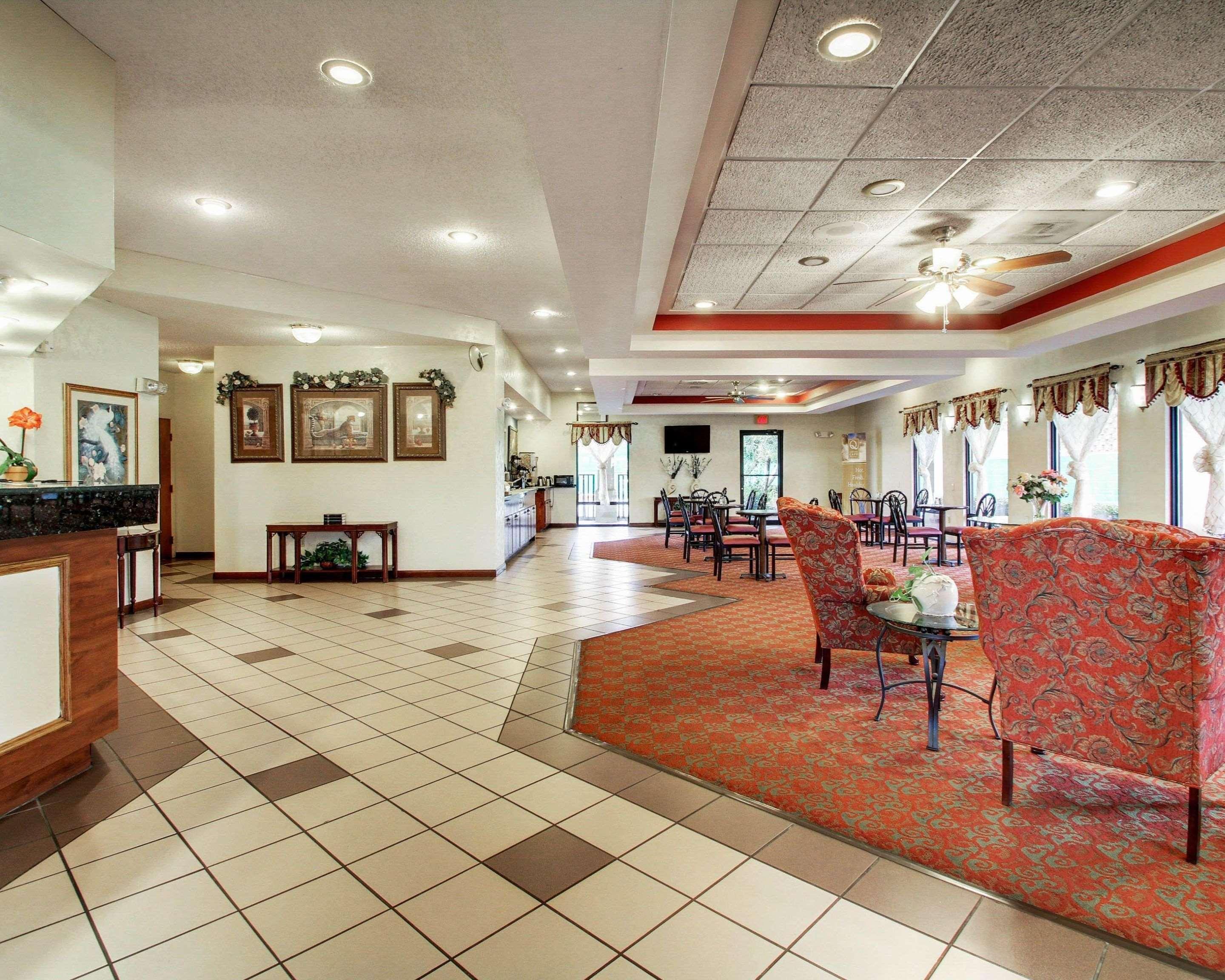 Quality Inn & Suites Clinton Εξωτερικό φωτογραφία