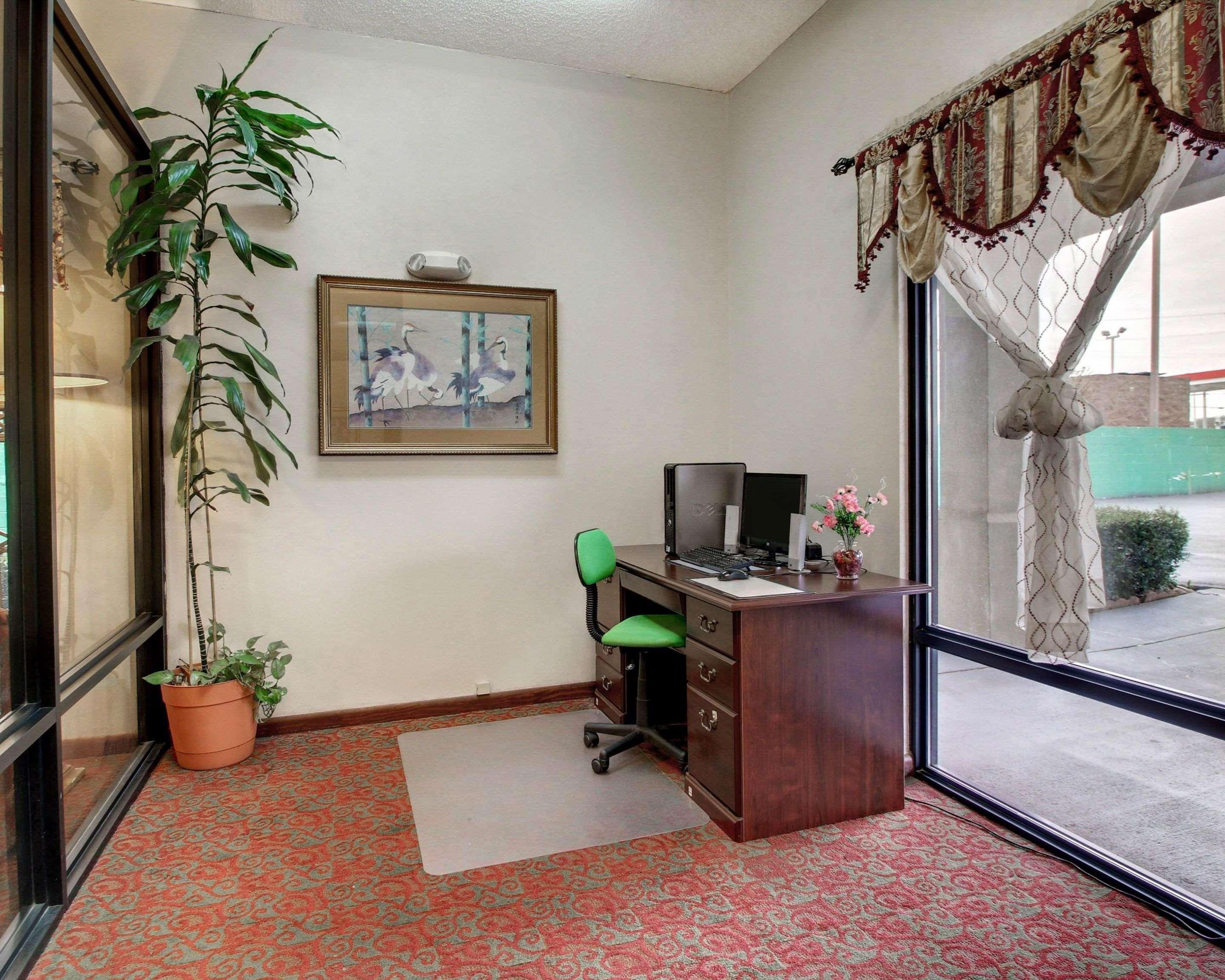 Quality Inn & Suites Clinton Εξωτερικό φωτογραφία