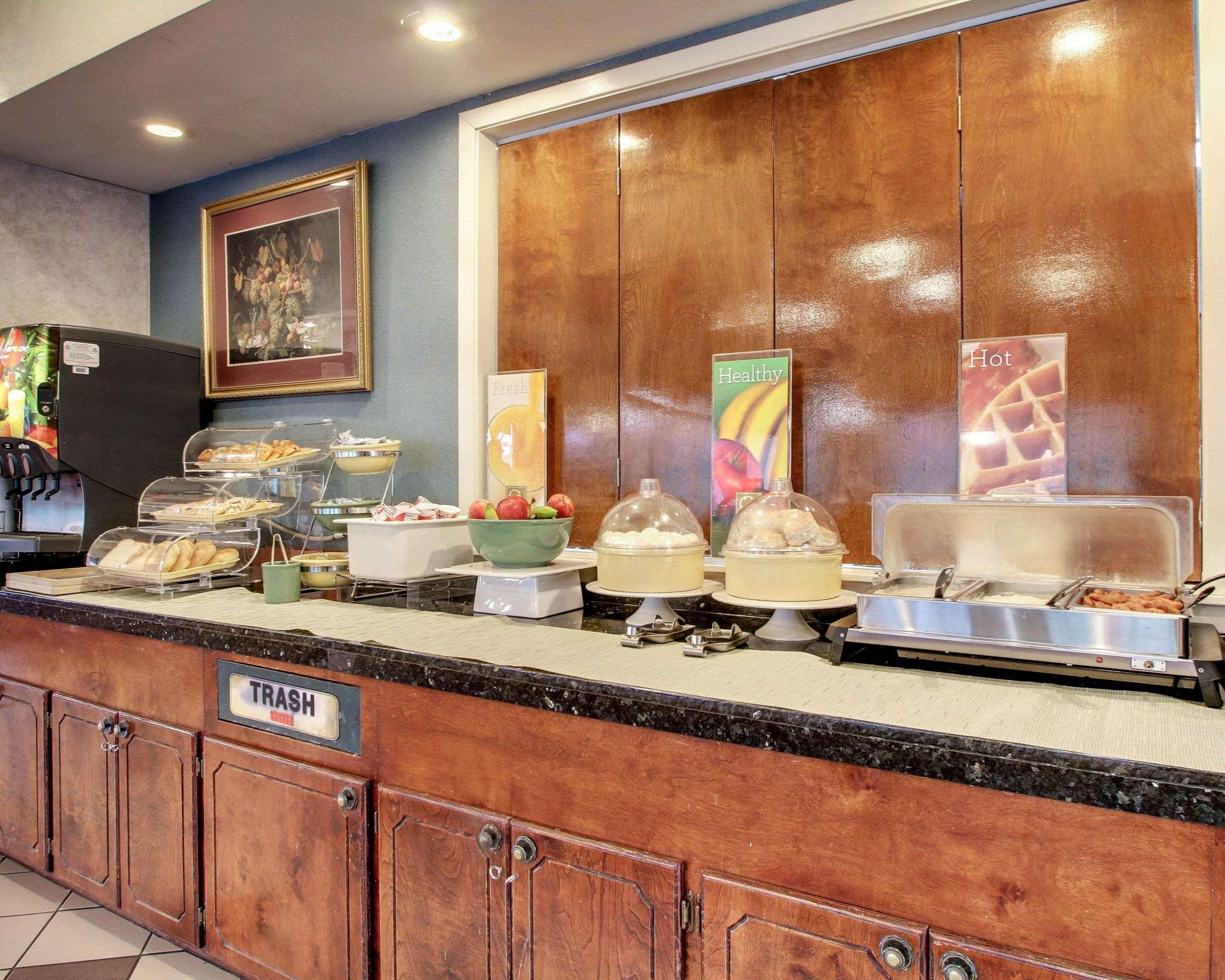 Quality Inn & Suites Clinton Εξωτερικό φωτογραφία